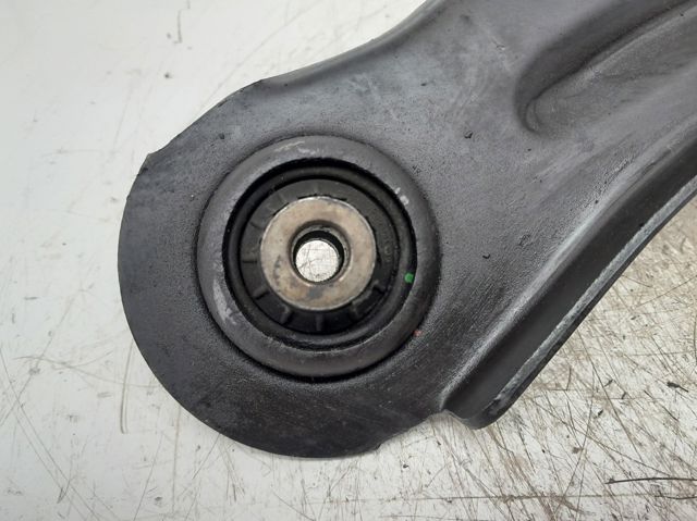 RENAULT 8200679067 Brazo inferior derecho de la suspensión delantera  en stock Salamanca