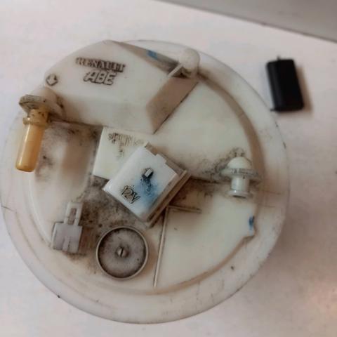 RENAULT 8200683188 Bomba de gasolina  en stock Salamanca
