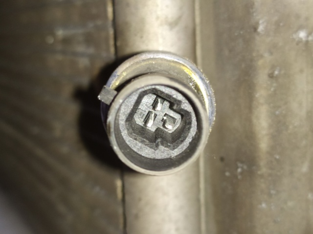 8200688390 RENAULT Radiador de refrigeración del motor  comprar en Lleida