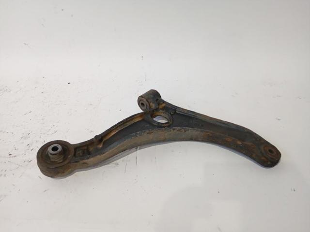8200688871 RENAULT Brazo inferior izquierdo de la suspensión delantera comprar Alcalá