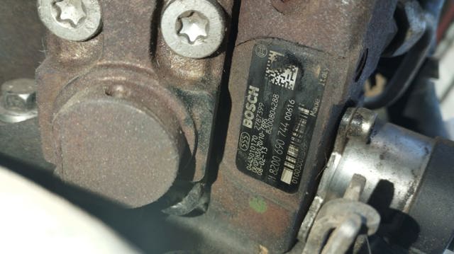 RENAULT 8200690744 Bomba inyectora comprar Pamplona