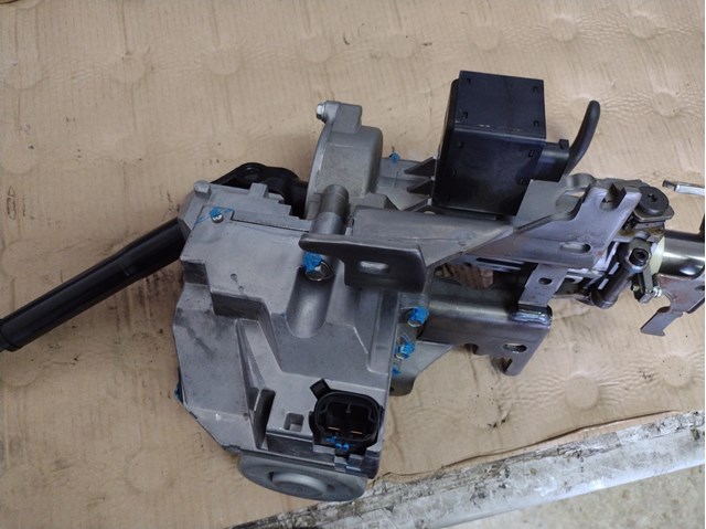 RENAULT 8200701471 Columna dirección  en stock Terrassa