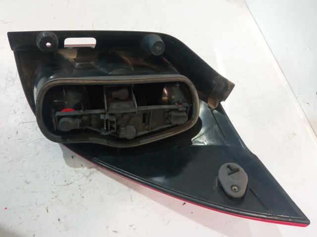 RENAULT 8200703487 Piloto trasero izquierdo  en stock Terrassa