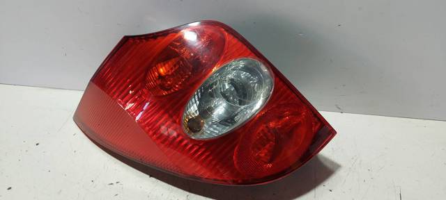 8200703487 Piloto trasero izquierdo  disponible Burgos