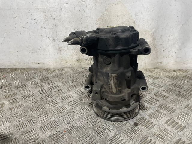 RENAULT 8200716562 Compresor de aire acondicionado comprar Pamplona