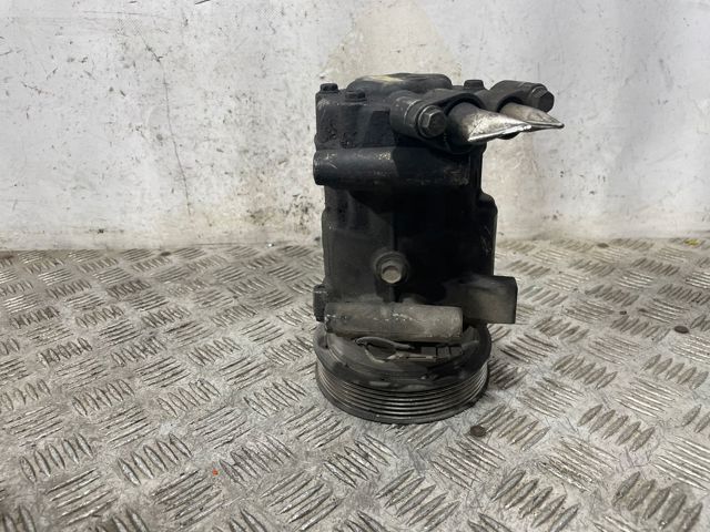 RENAULT 8200716562 Compresor de aire acondicionado  en stock Salamanca
