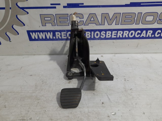 Pedal de freno 8200725724 Renault (RVI)