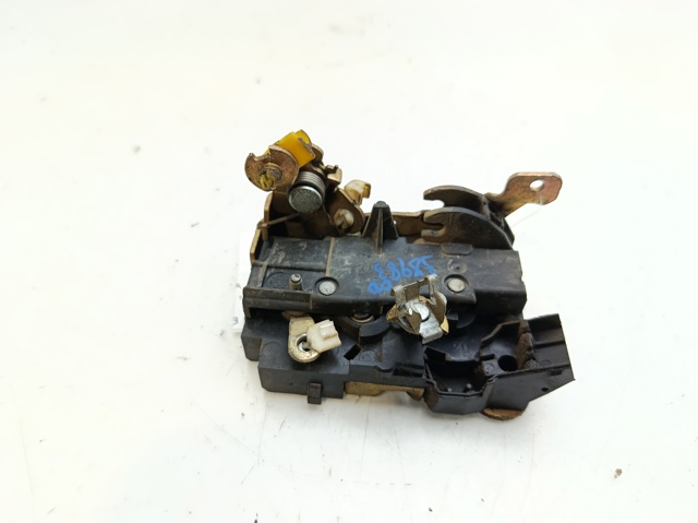 8200727504 RENAULT Cerradura de puerta delantera derecha  en stock Gandía