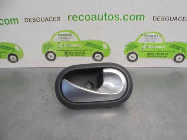 Manecilla de puerta, equipamiento habitáculo, derecha delantera/trasera 8200730863 Renault (RVI)