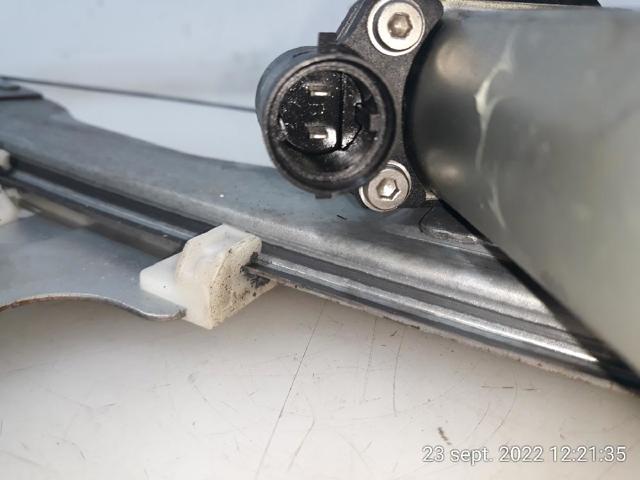 RENAULT 8200733828 Mecanismo de elevalunas de la puerta delantera derecha  comprar en Murcia