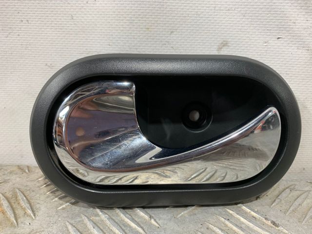 8200733848 Manija interior izquierda delantera/trasera de puerta  comprar en Reus