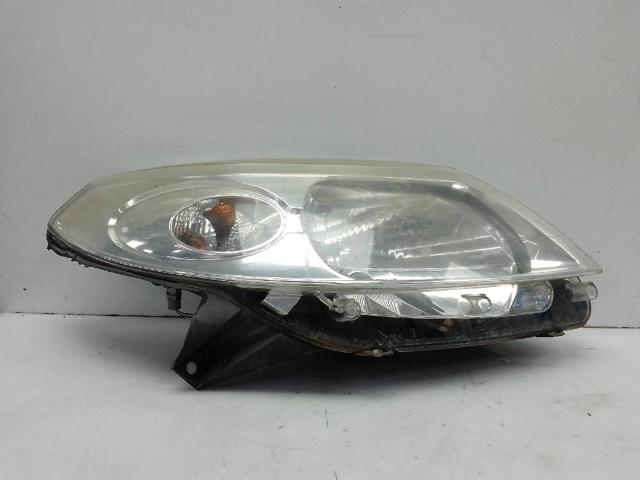 RENAULT 8200733877 Faro derecho  en stock Terrassa