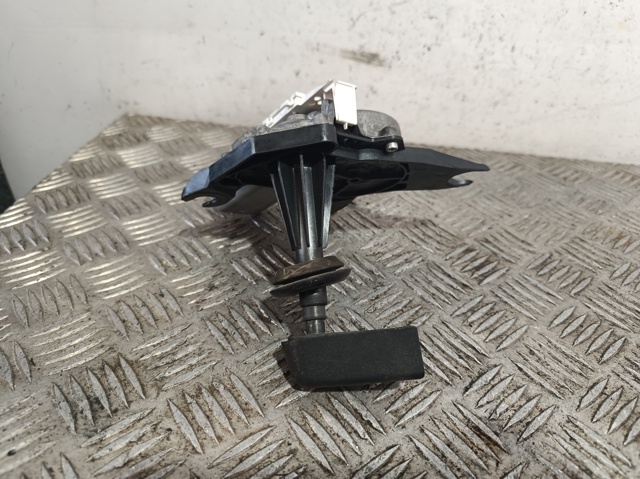 RENAULT 8200734582 Motor limpiaparabrisas, trasera  en stock Salamanca