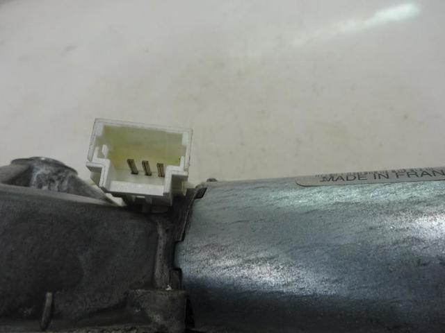 RENAULT 8200734582C Motor del limpiaparabrisas trasero  disponible España