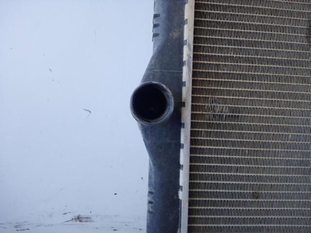 8200735038 Radiador de refrigeración del motor  disponible Utrera