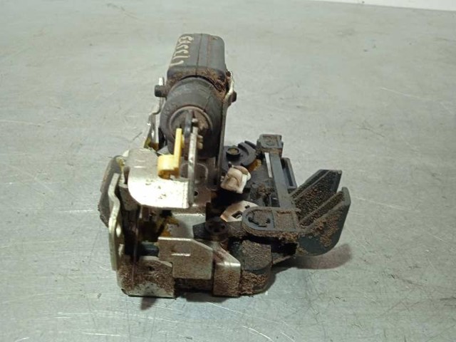 RENAULT 8200735224 Cerradura de puerta delantera derecha  comprar en Murcia