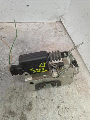 RENAULT 8200735246 Cerradura de la puerta trasera derecha  disponible Valladolid