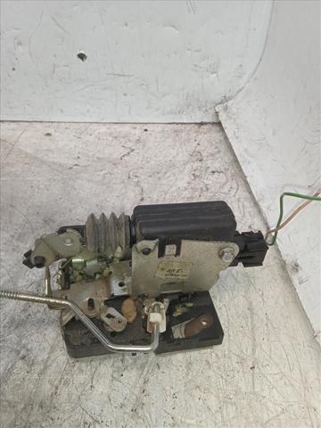 8200735246 RENAULT Cerradura de la puerta trasera derecha comprar Alcalá