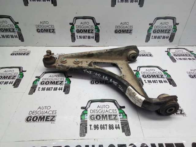 Brazo inferior izquierdo de la suspensión delantera 8200737125 RENAULT