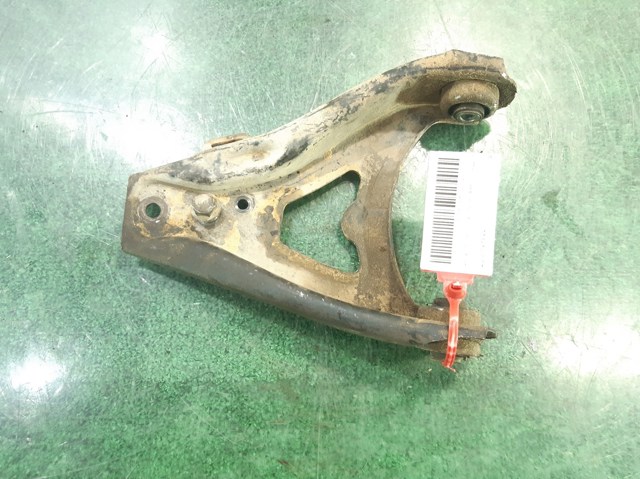 Brazo inferior derecho de la suspensión delantera 8200737133 RENAULT