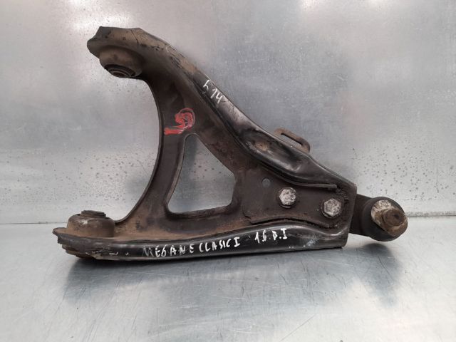 Brazo inferior izquierdo de la suspensión delantera 8200737134 RENAULT