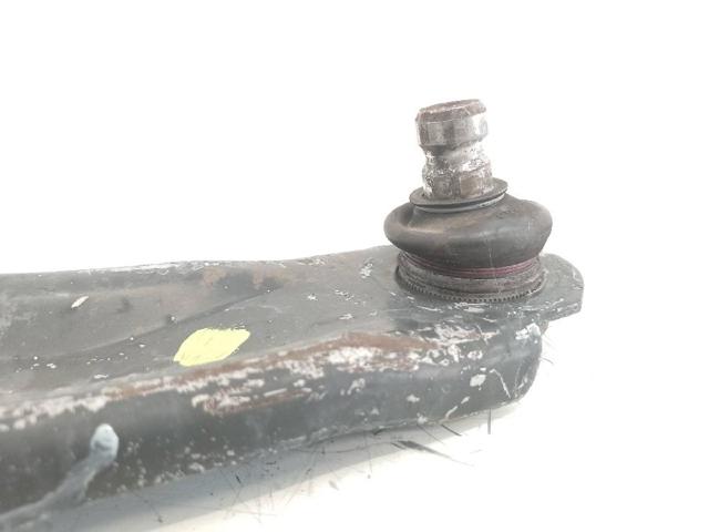 8200744091 Brazo inferior izquierdo de la suspensión delantera  disponible Burgos
