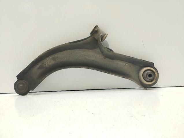 RENAULT 8200744092 Brazo inferior derecho de la suspensión delantera  en stock Valencia