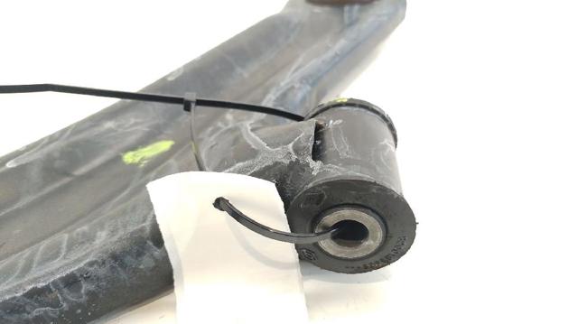 RENAULT 8200744092 Brazo inferior derecho de la suspensión delantera  comprar en Ponferrada