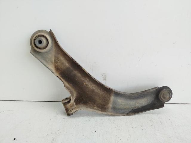 RENAULT 8200744092 Brazo inferior derecho de la suspensión delantera  comprar en Albacete