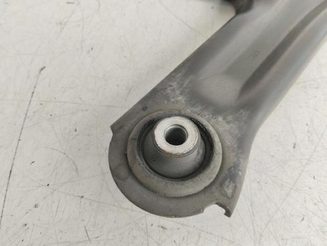 RENAULT 8200744092 Brazo inferior derecho de la suspensión delantera comprar Pamplona