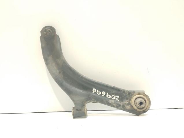 RENAULT 8200744092 Brazo inferior derecho de la suspensión delantera  en stock Valencia