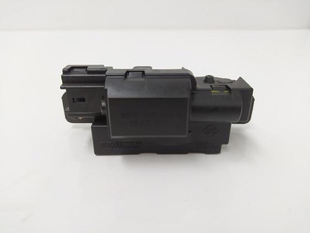 RENAULT 8200747429 Cerradura de tapa de maletero  disponible Valladolid