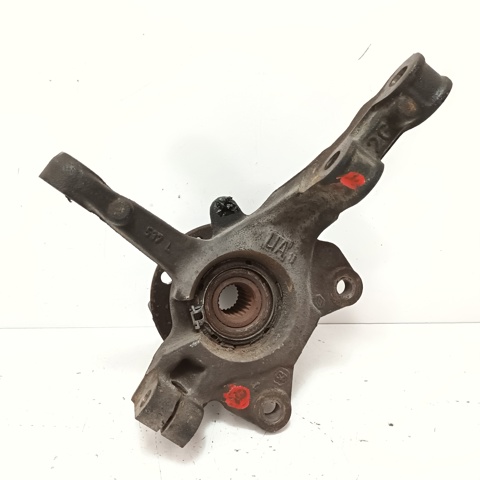 Mangueta delantera izquierda 8200755585 RENAULT