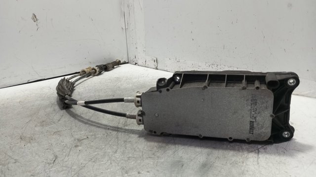 RENAULT 8200755871 Cable de cambio doble  disponible Valladolid