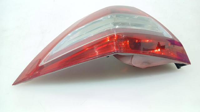 RENAULT 8200757700 Piloto trasero derecho comprar Barcelona