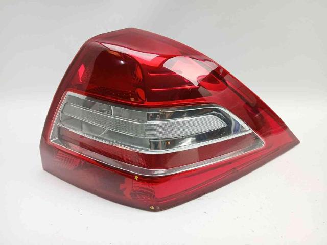 RENAULT 8200757701 Piloto trasero izquierdo comprar Tarragona