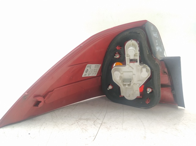 8200757701 Piloto trasero izquierdo comprar Sevilla
