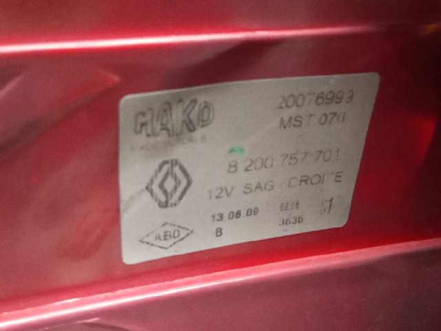8200757701 Piloto trasero izquierdo  comprar en Pontevedra