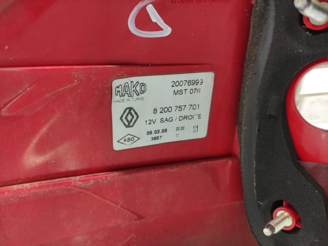8200757701 Piloto trasero izquierdo  comprar en Zaragoza