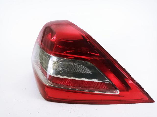 8200757701 Piloto trasero izquierdo  en stock Sabadell