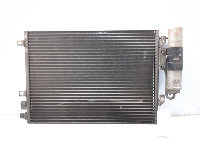 Condensador / radiador  aire acondicionado para renault clio ii 1.2 lpg d7f726 8200757789