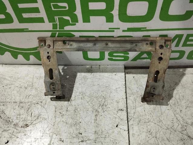 Subchasis delantero soporte motor delantero 8200761565 Renault (RVI)