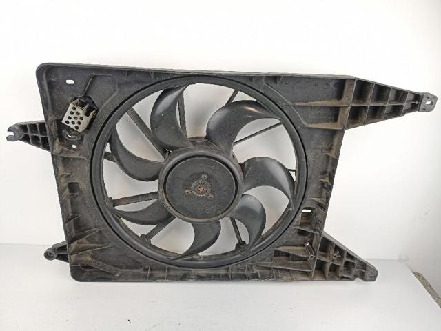 8200765566 RENAULT Difusor del radiador de refrigeración con motor y hélice  disponible Ourense