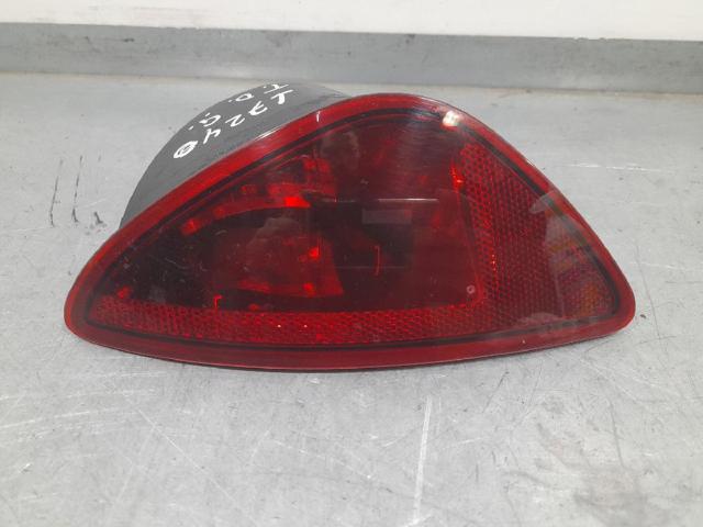 8200776121 RENAULT Luz antiniebla trasera derecha  en stock Gandía