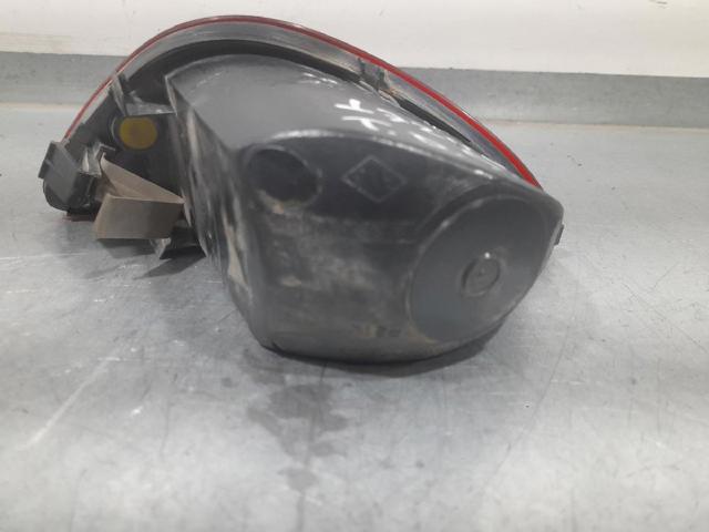 8200776121 RENAULT Luz antiniebla trasera derecha  en stock Gandía
