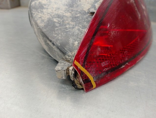8200776121 RENAULT Luz antiniebla trasera derecha comprar Madrid