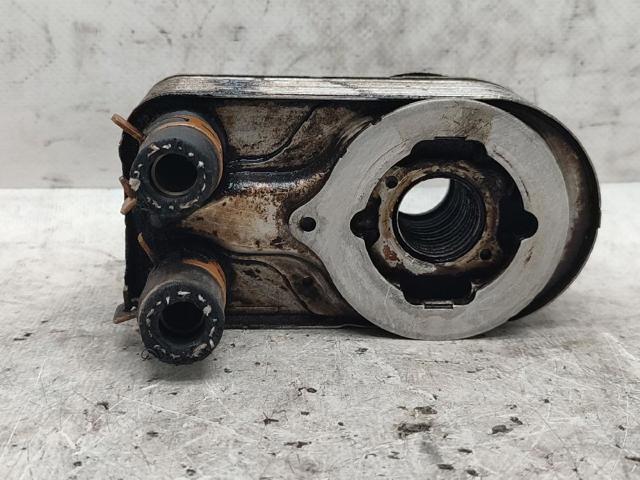 Radiador de aceite debajo del filtro 8200780410 RENAULT