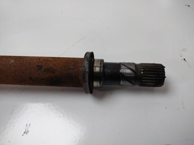 8200788674 Semieje delantero derecho  disponible Utrera