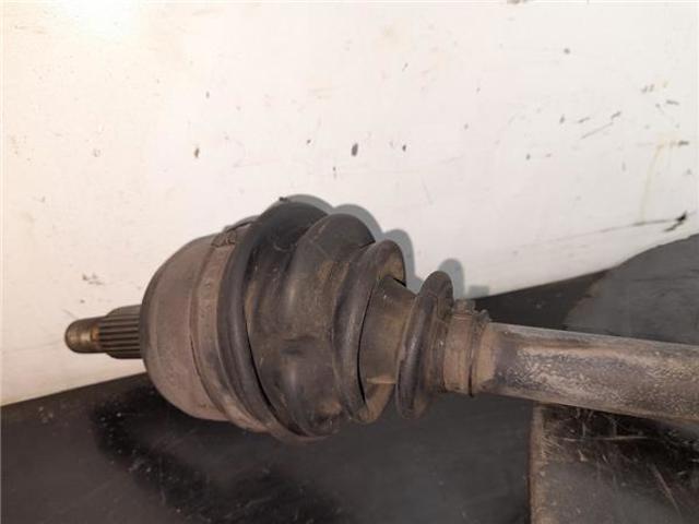 RENAULT 8200788674 Semieje delantero derecho  en stock Terrassa