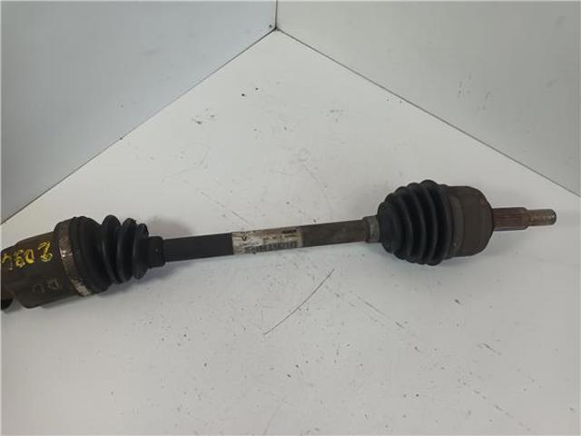 RENAULT 8200788674 Semieje delantero derecho  en stock Salamanca